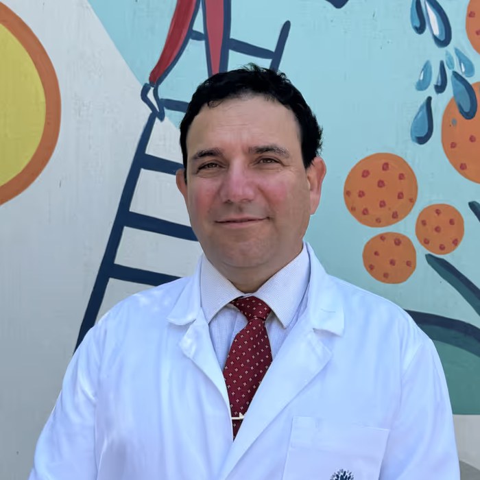 Dr. Juan Andrés Mosca, Director médico · Psiquiatra infanto-juvenil en Clínica Los Tiempos
