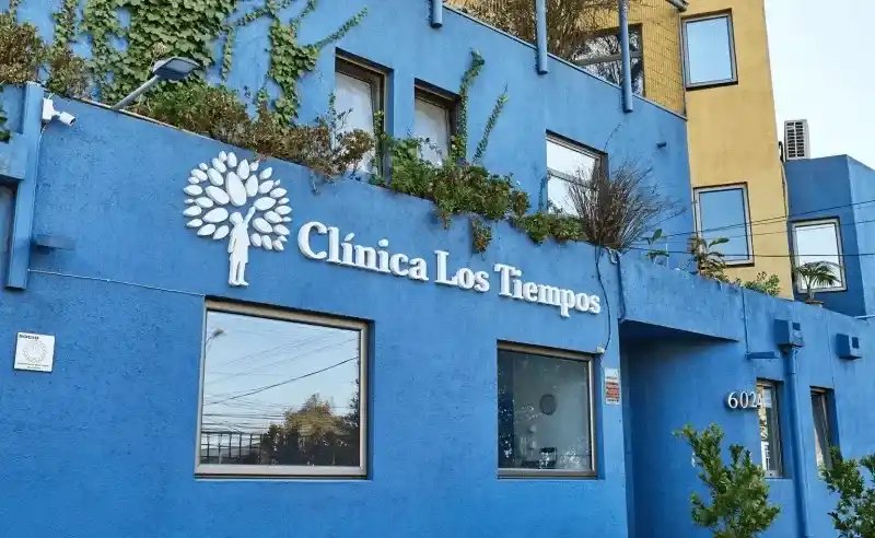Fachada de Clínica Los Tiempos